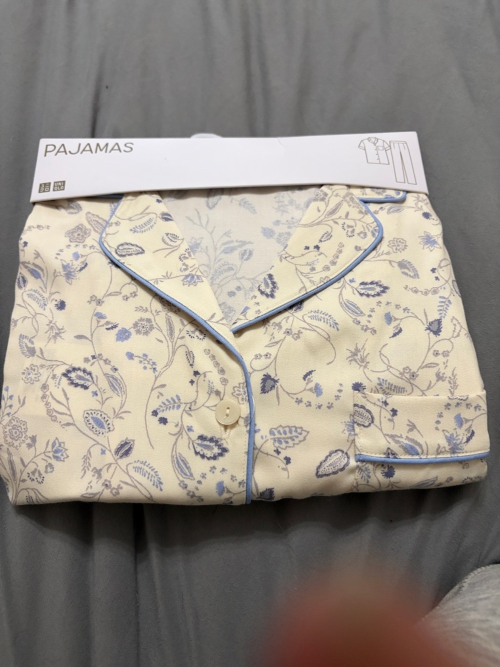 Uniqlo Kids Cream Pajama Top with Light Blue Floral Trim